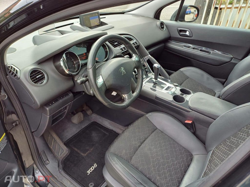 Peugeot 3008 1.6 e-HDi Allure 2-Tronic 110g — fotografia 7