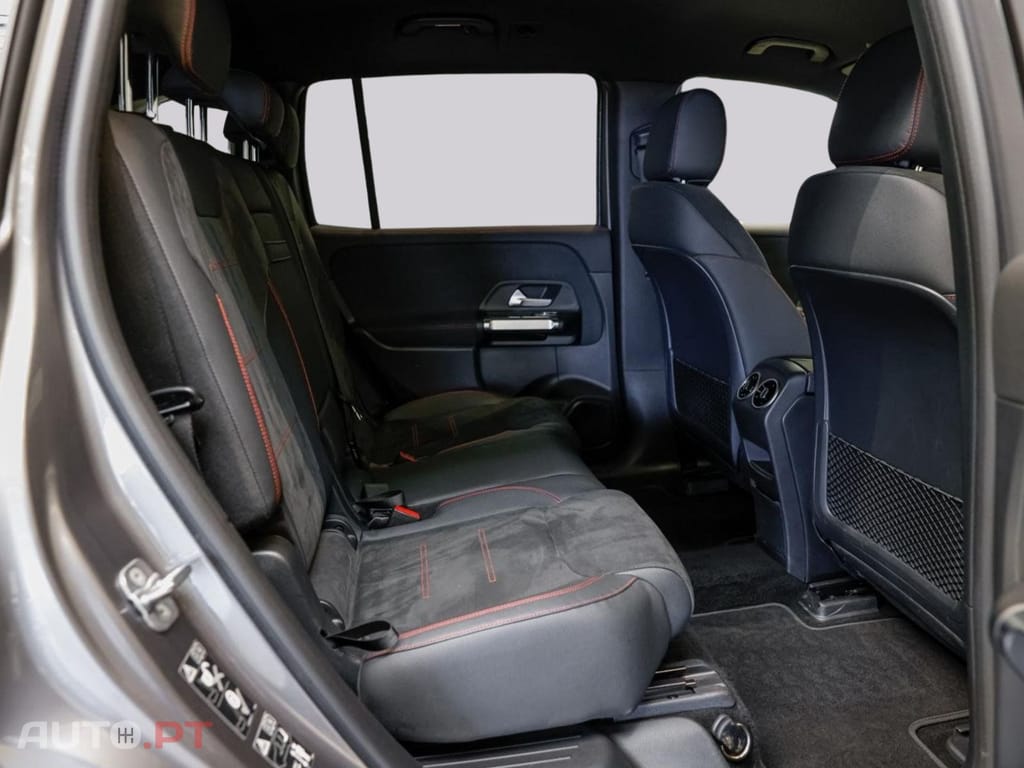 Mercedes-Benz EQB I.V.A DEDUTÍVEL 300 4M AMG