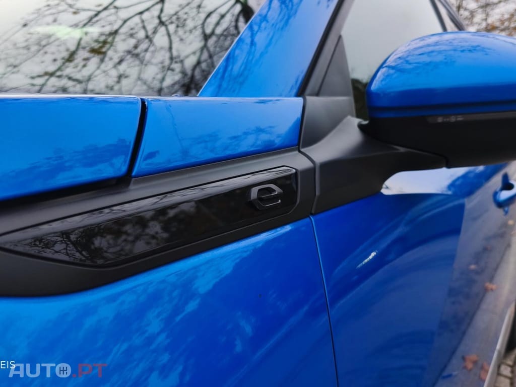 Peugeot E-2008 50 kWh Allure Pack