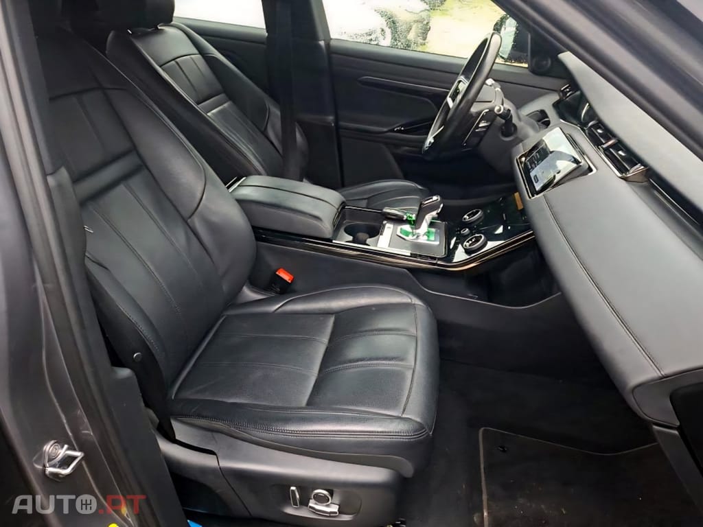 Land Rover Range Rover P300e R-Dynamic