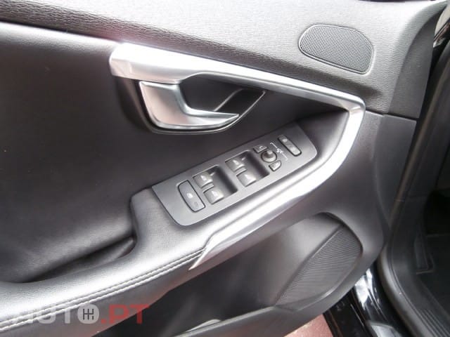 Volvo V40 2.0 D2 R-Design