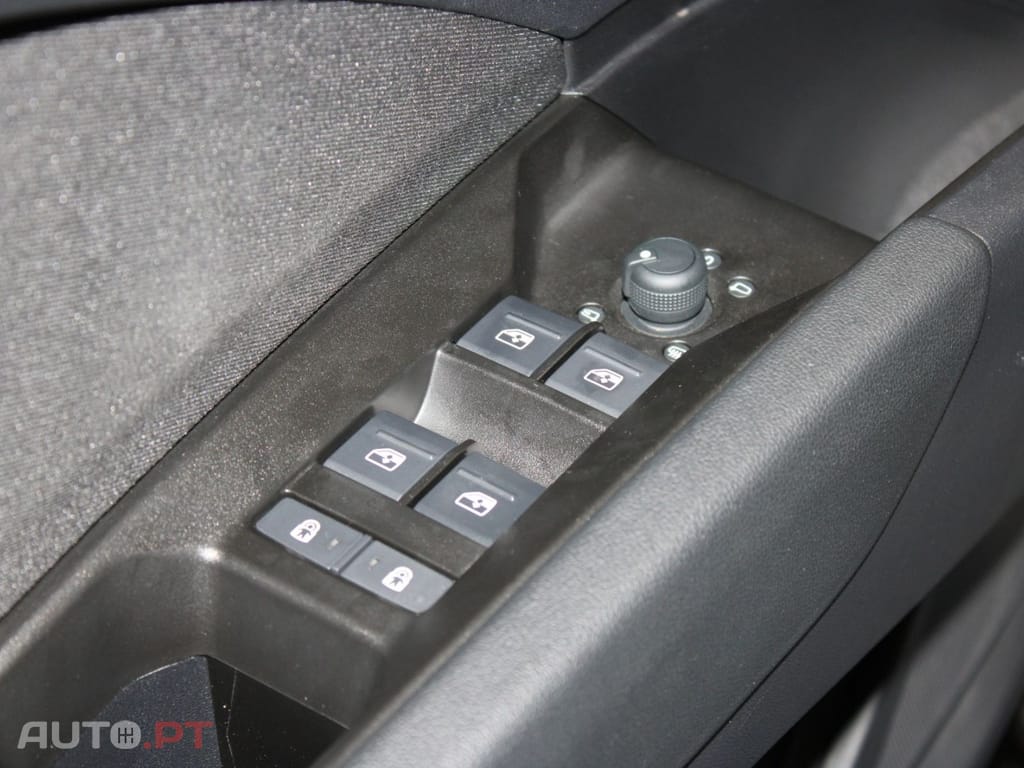 Audi Q4 E-Tron 35 S-LINE I.V.A DEDUTÍVEL