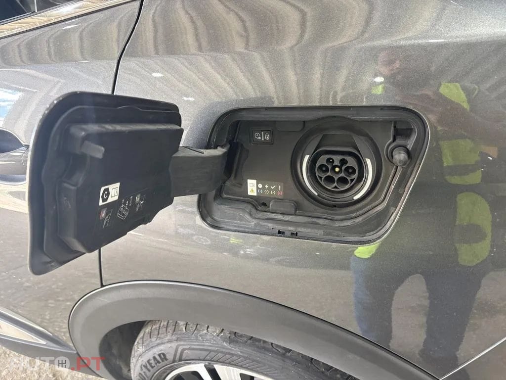 Peugeot 3008 1.6 Hybrid GT e-EAT8