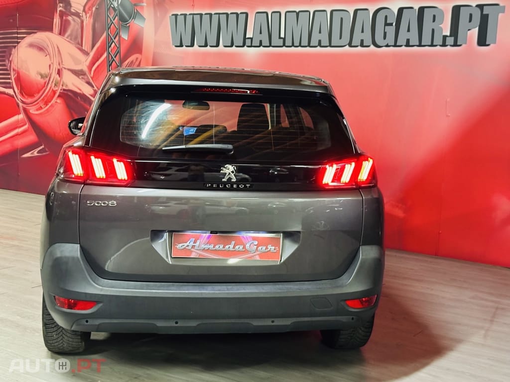 Peugeot 5008 1.2 PureTech Allure EAT8