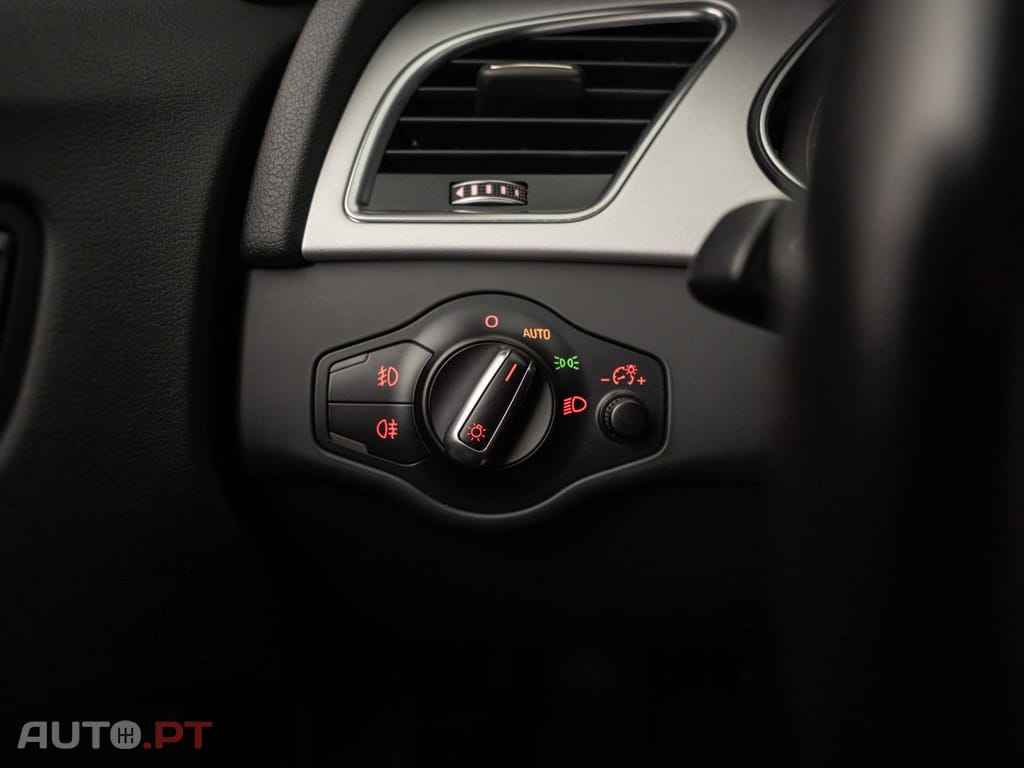 Audi A4 Avant 2.0 TDi S-line