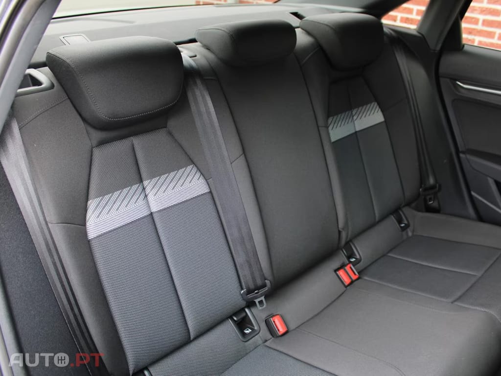 Audi A3 30 TFSI Business Edition