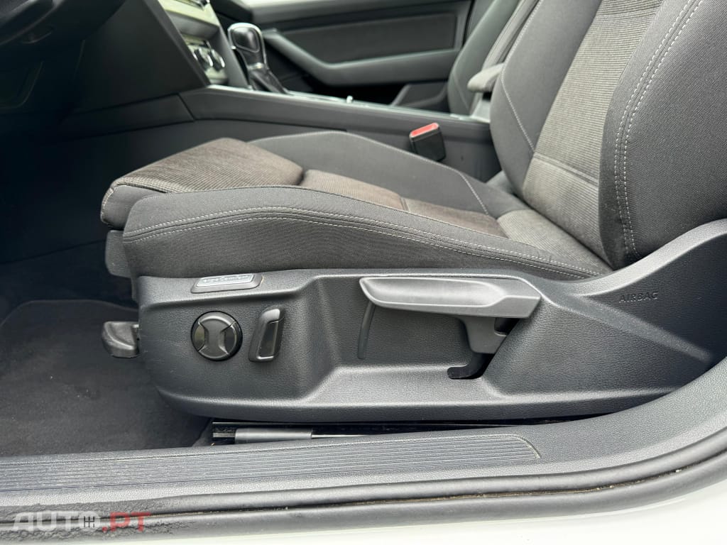 Volkswagen Passat 1.6 TDi Business DSG