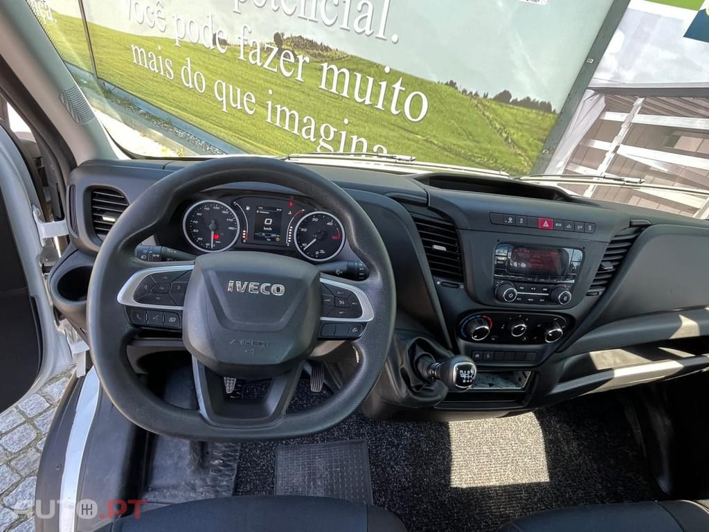 Iveco Daily BASCULA TRILATERAL
