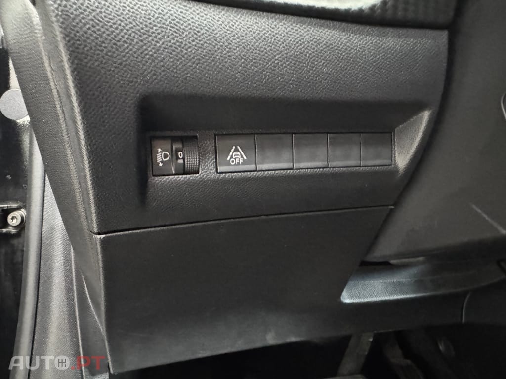 Peugeot E-208 50 kWh Active