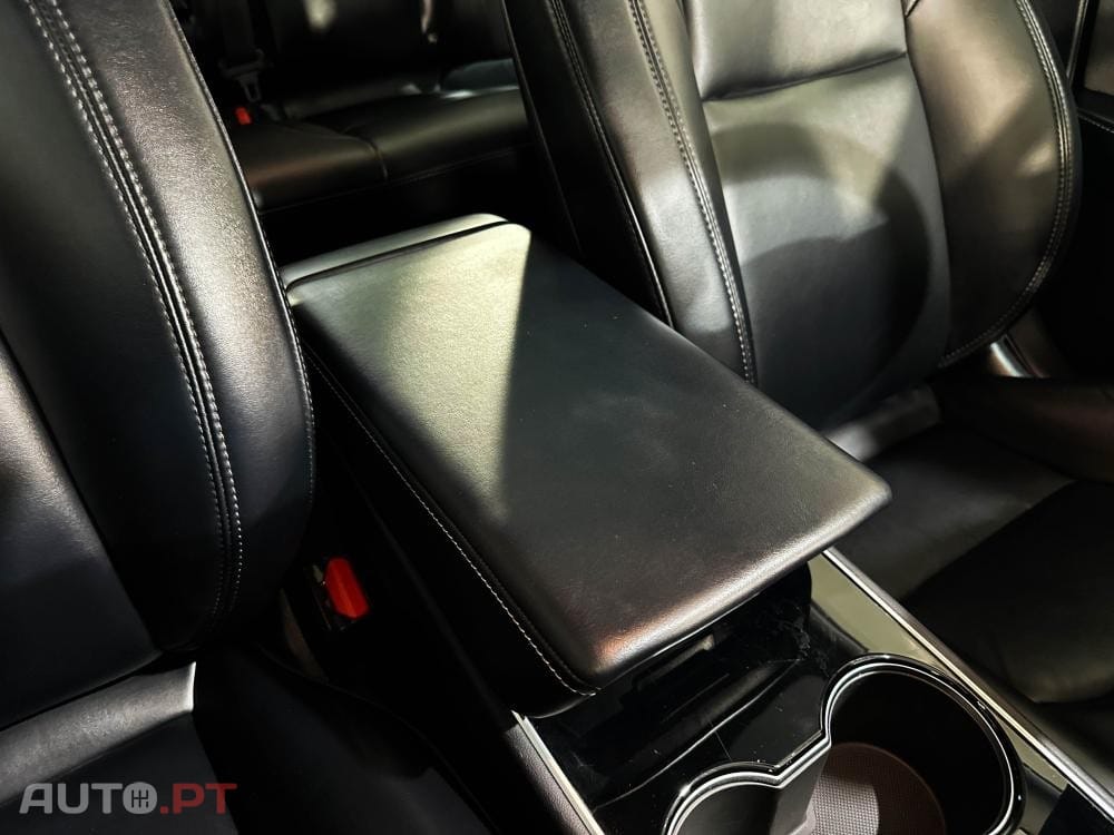 Tesla Model 3 Long-Range Dual Motor AWD — fotografia 33