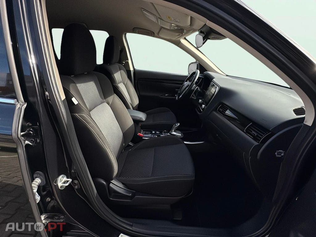 Mitsubishi Outlander 2.4 Intense