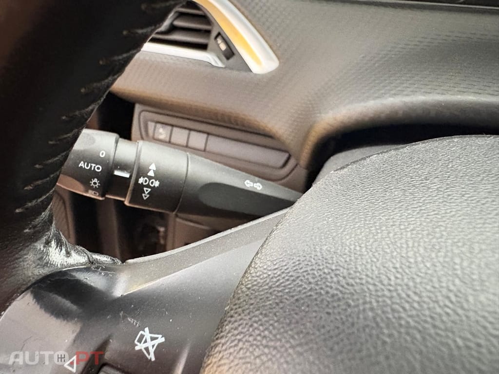 Peugeot 208 1.6 BlueHDi Style