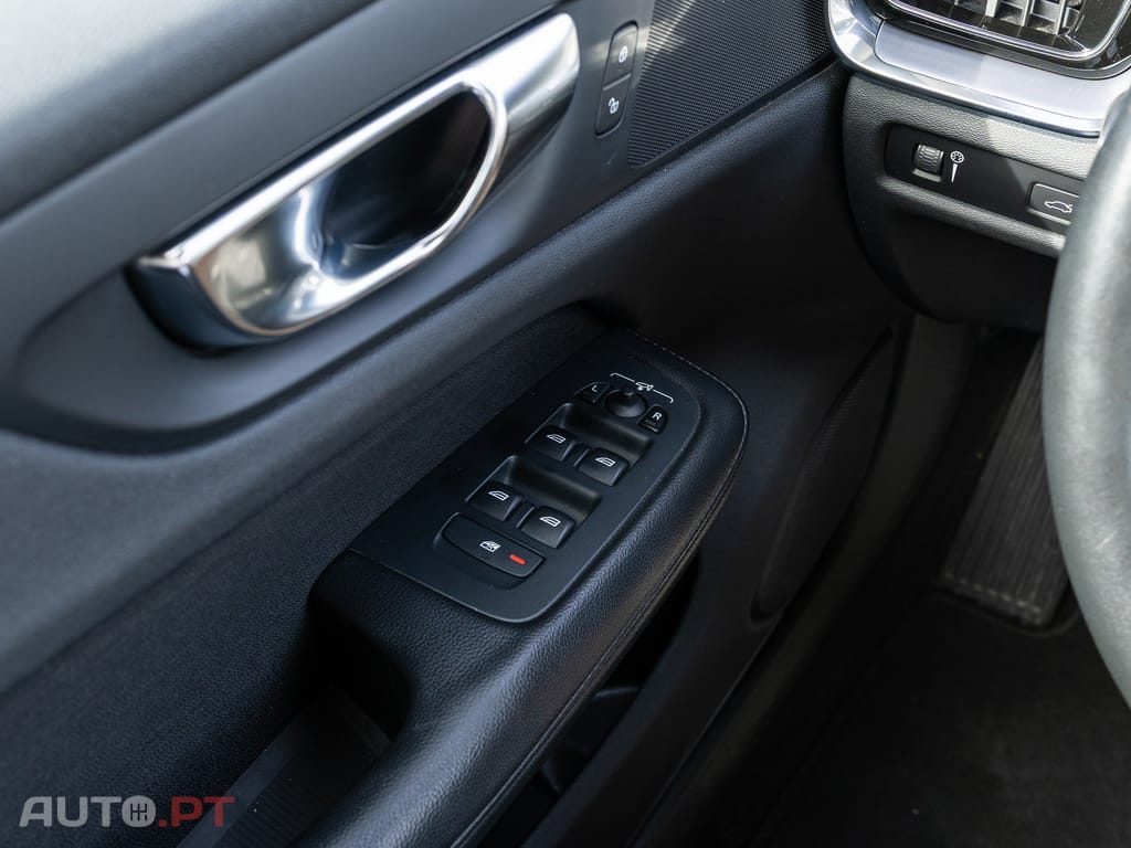 Volvo V60 2.0 B4 Essential Auto