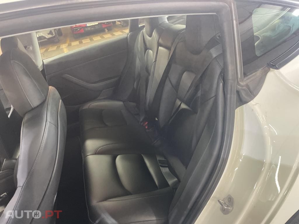 Tesla Model 3 Long-Range Dual Motor AWD