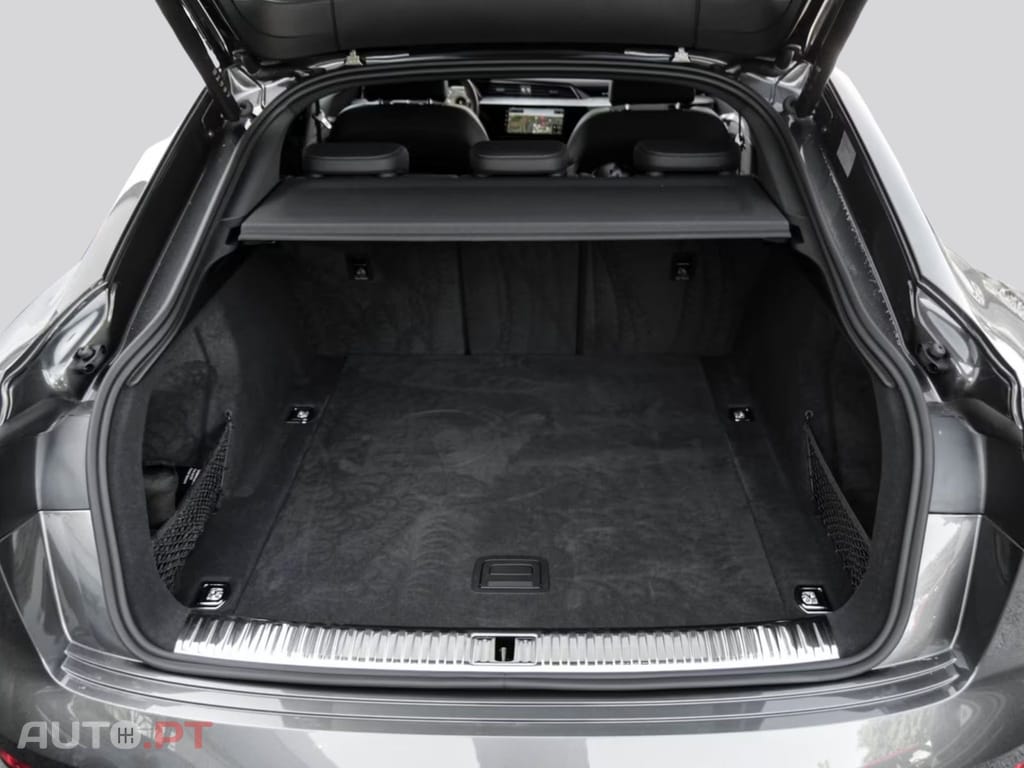 Audi Q8 E-Tron I.V.A DEDUTIVEL 55 quattro S LINE