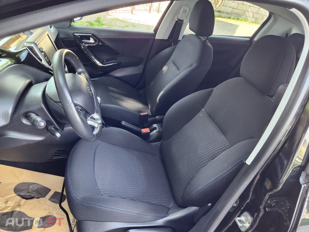 Peugeot 208 1.5 BlueHDi Signature