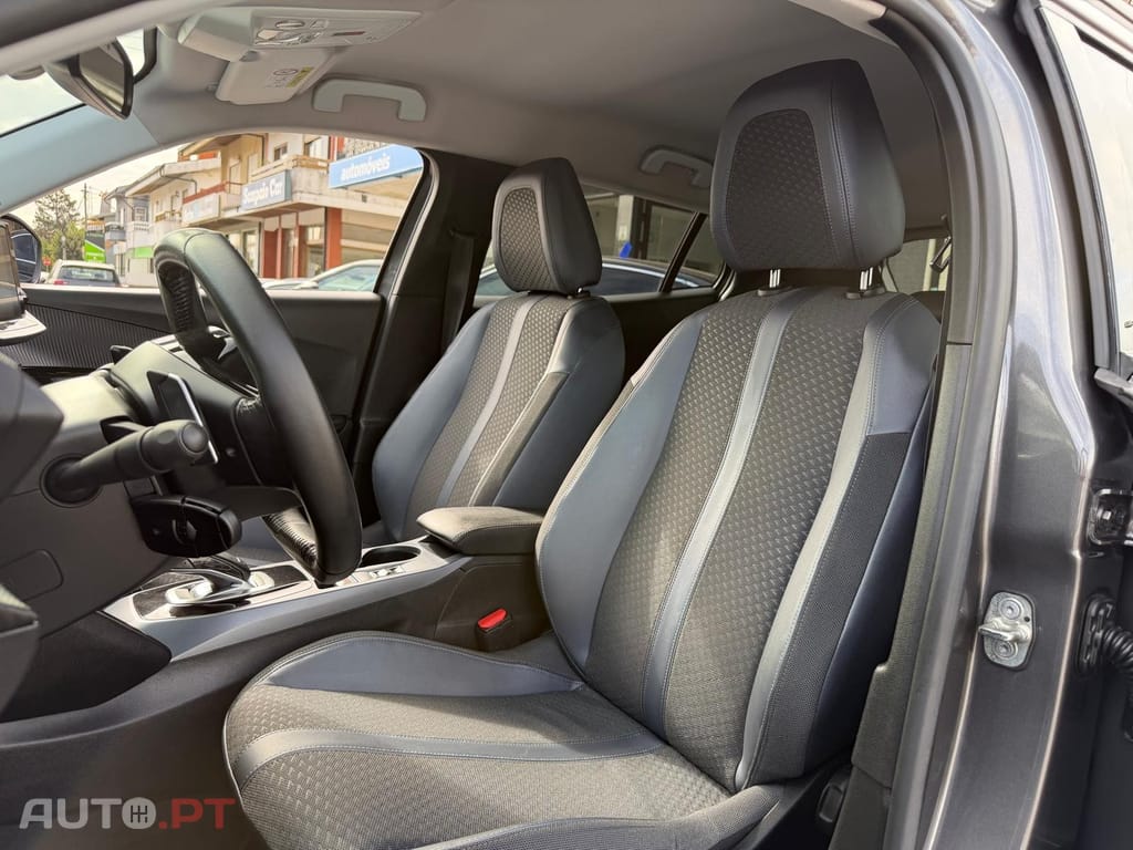 Peugeot 2008 1.5 BlueHDi Allure EAT8