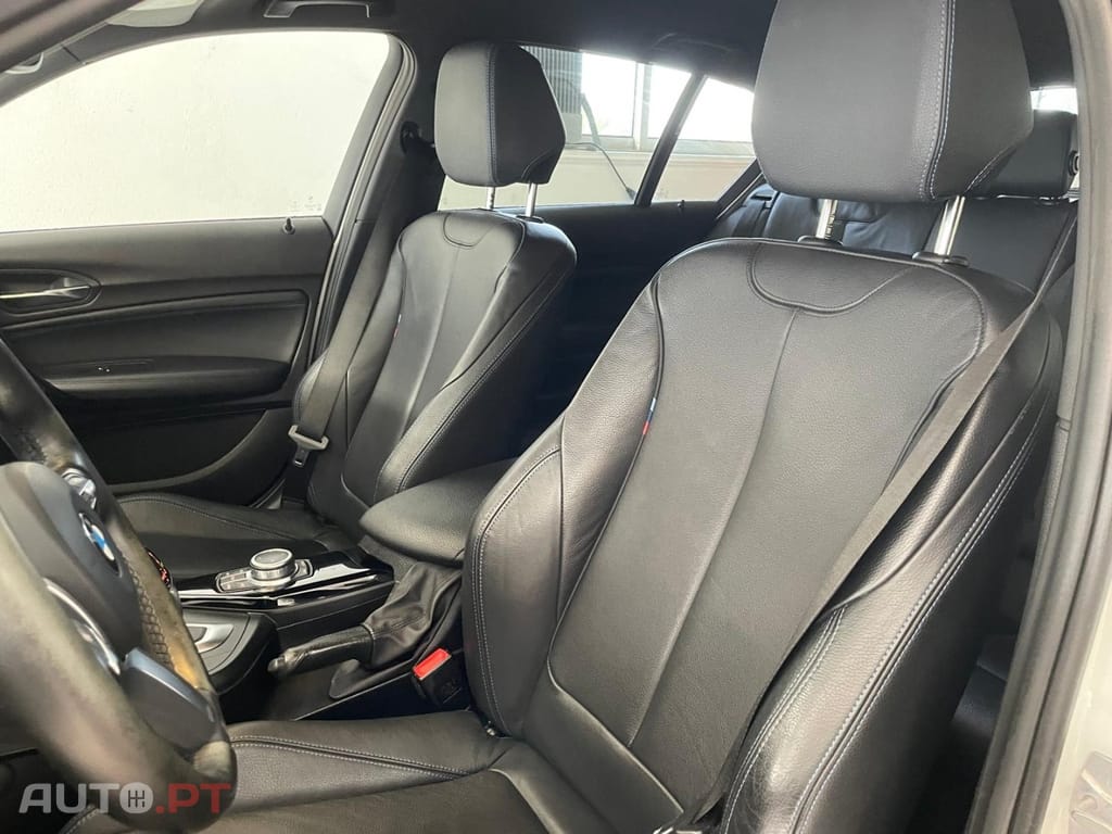 BMW 116 d Pack Desportivo M Auto