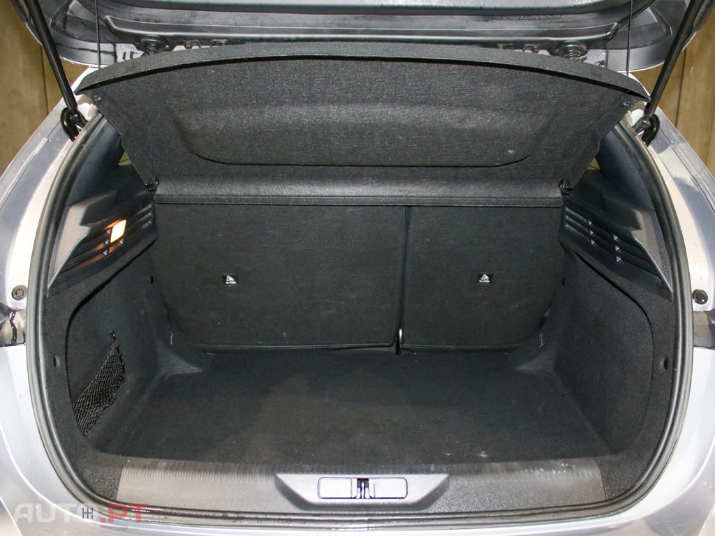 Peugeot 308 PureTech 130 EAT8 Active Pack