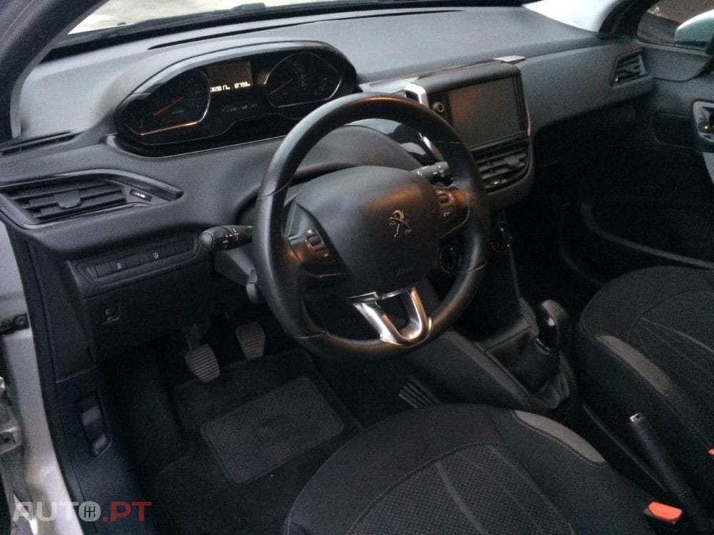 Peugeot 208 1.2 PureTech Allure