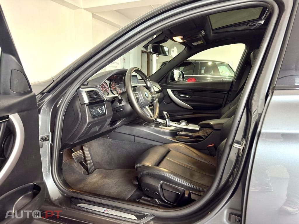 BMW 318 d Pack M Shadow Auto — fotografia 12