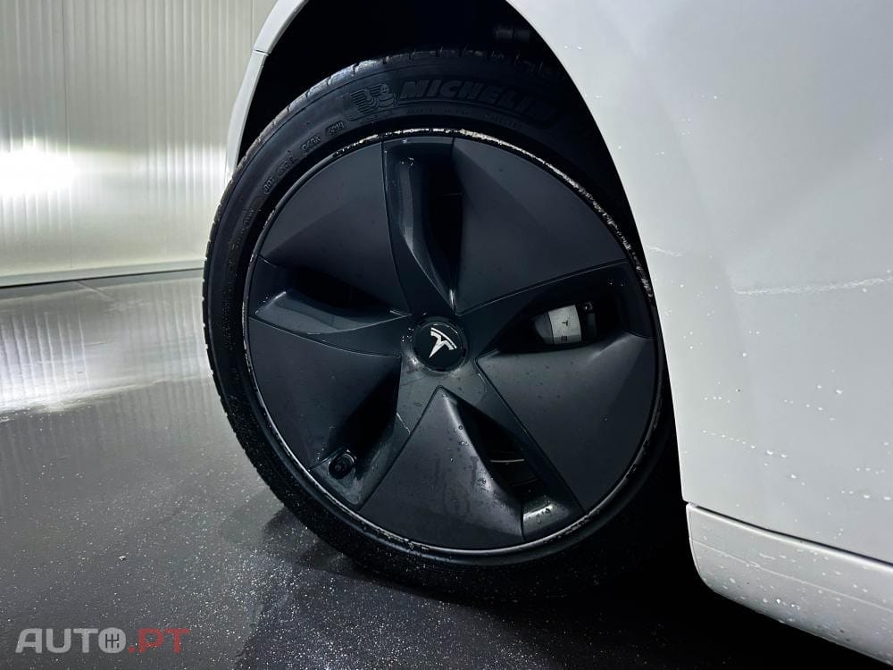 Tesla Model 3 Long-Range Dual Motor AWD
