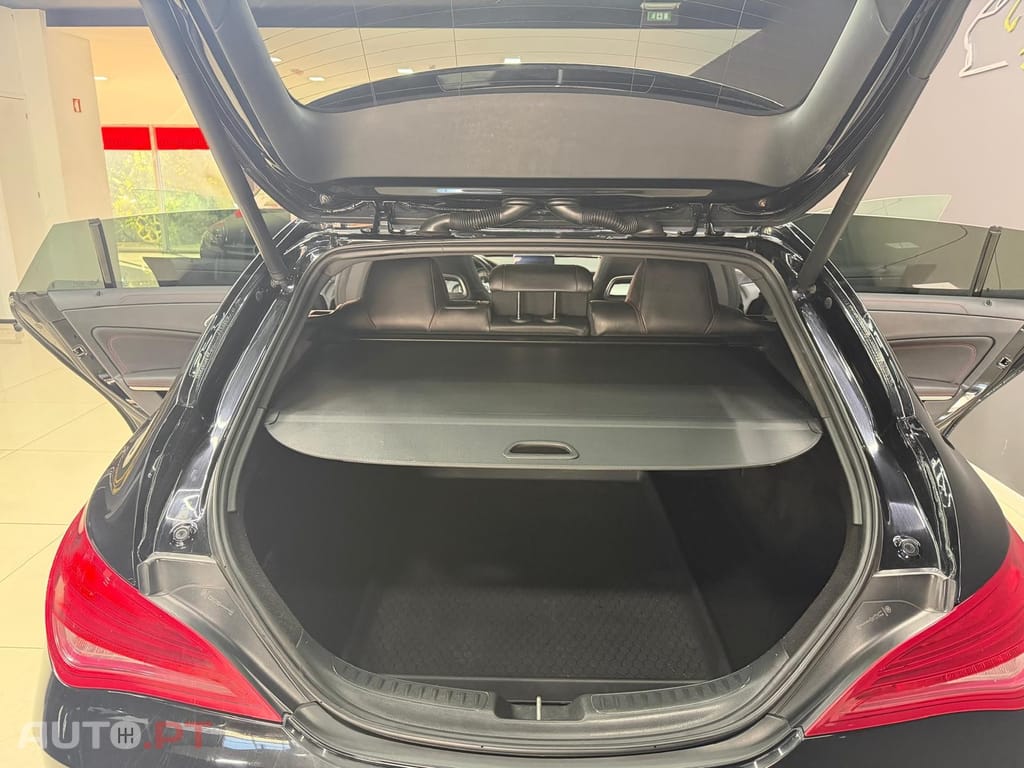 Mercedes-Benz CLA 220 d Shooting Brake AMG Line Aut.