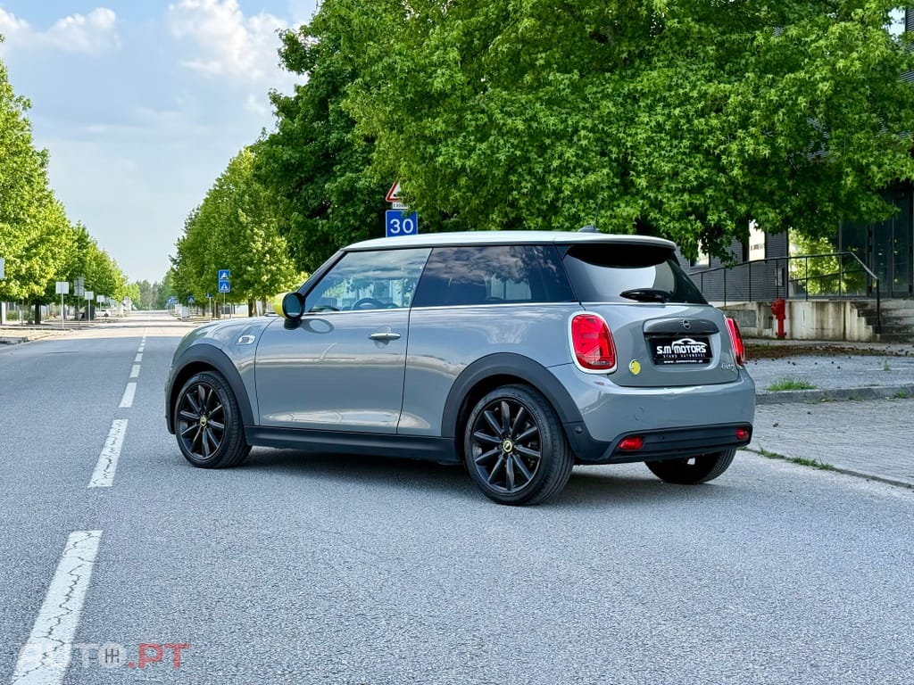 MINI Cooper Cooper SE Premium Essential