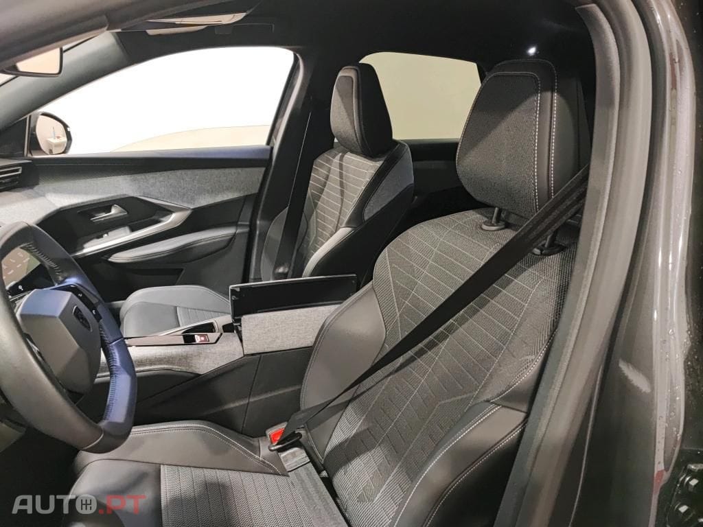 Peugeot E-3008 73 kWh Allure