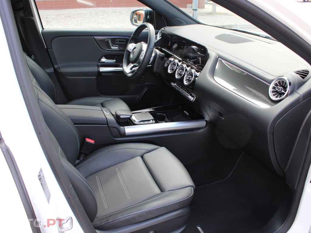 Mercedes-Benz GLA 200 AMG Line
