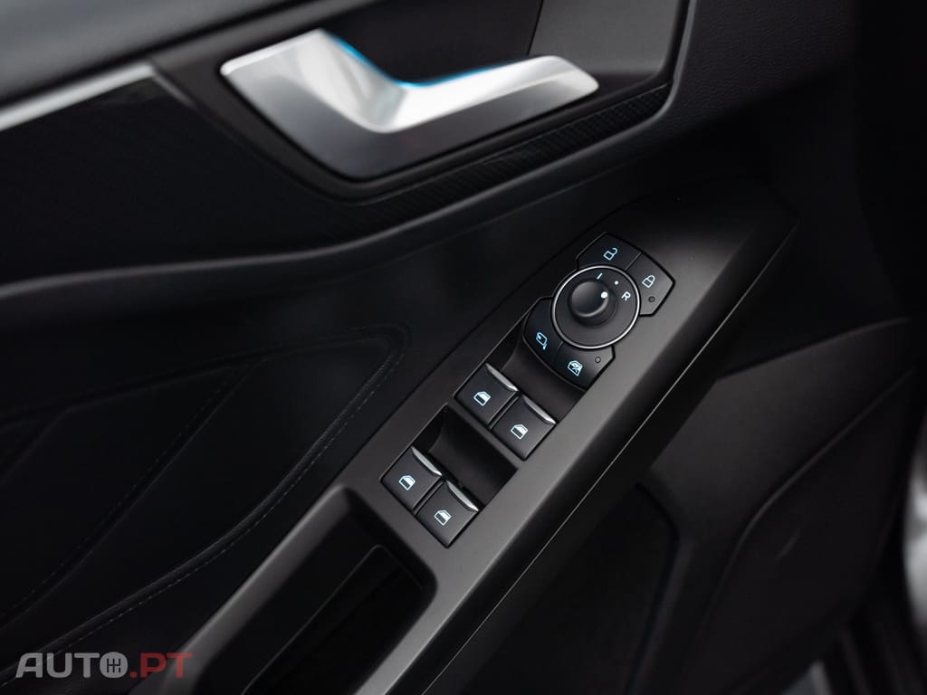 Ford Focus 1.0 EcoBoost MHEV ST-Line X