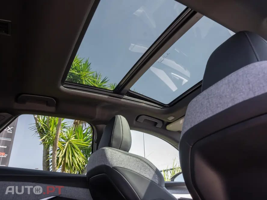 Peugeot E-3008 73 kWh GT