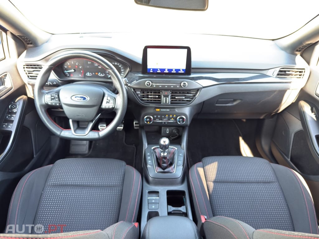 Ford Focus 1.0 EcoBoost Hybrid ST-LINE