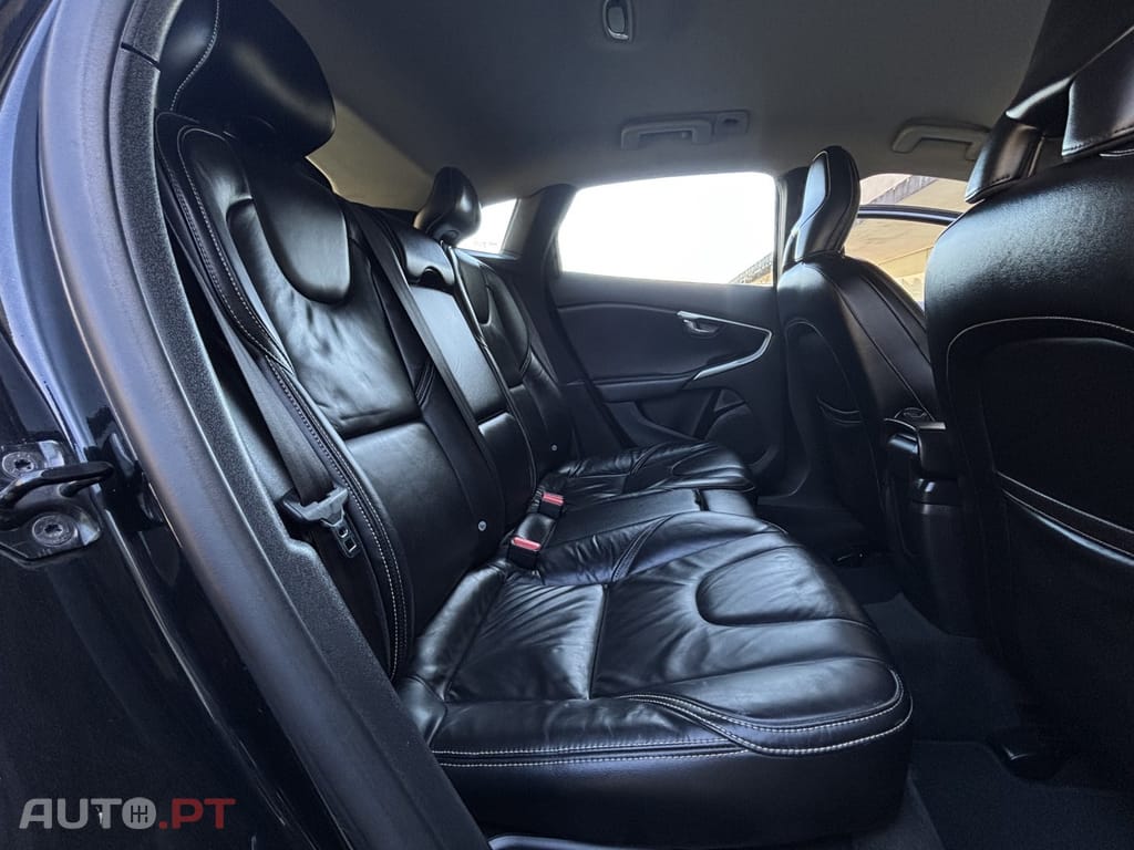 Volvo V40 1.6 D2 Momentum — fotografia 11