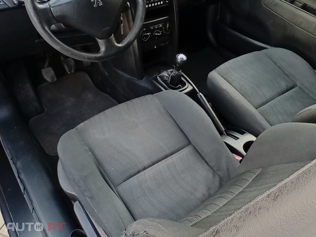 Peugeot 207 1.4 HDI 70CV