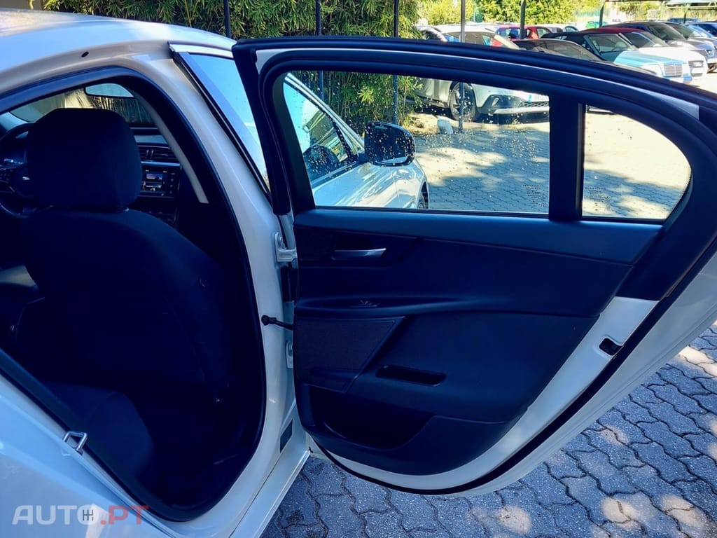 Jaguar XE 2.0 D Pure Aut.
