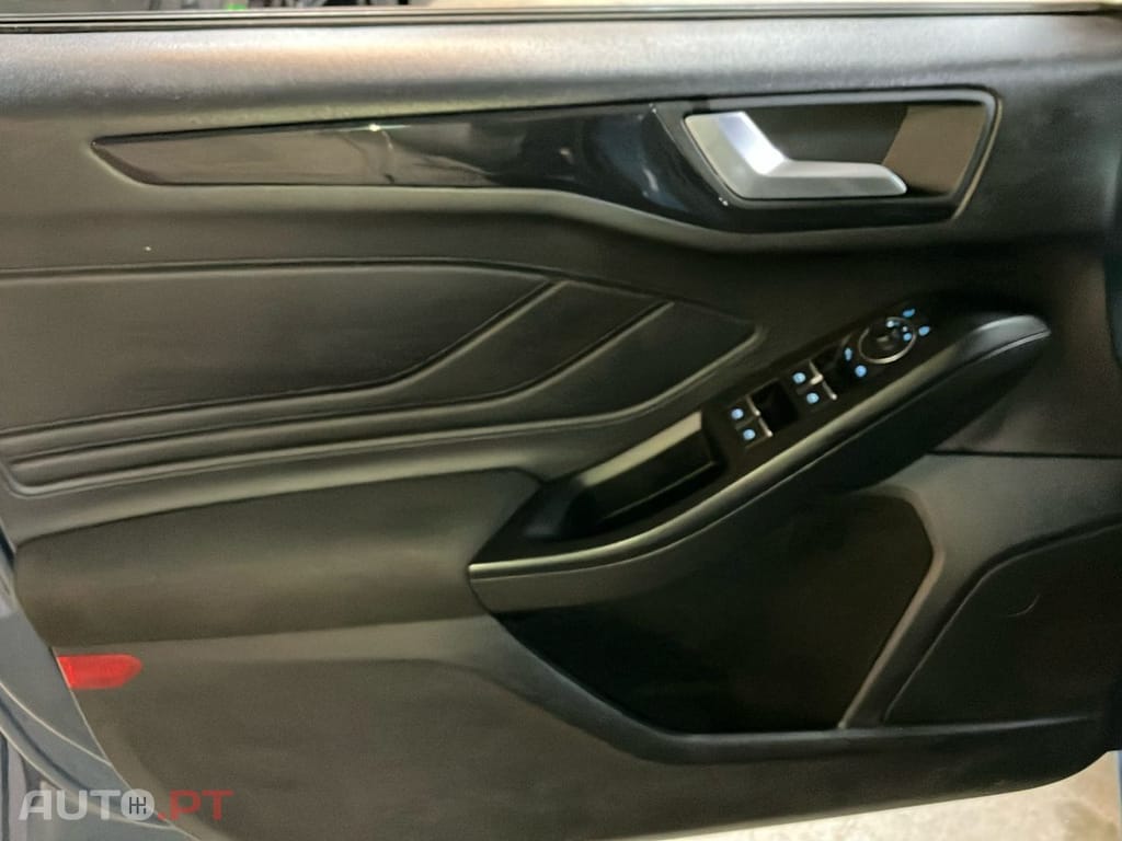 Ford Focus 1.0 EcoBoost MHEV ST-Line