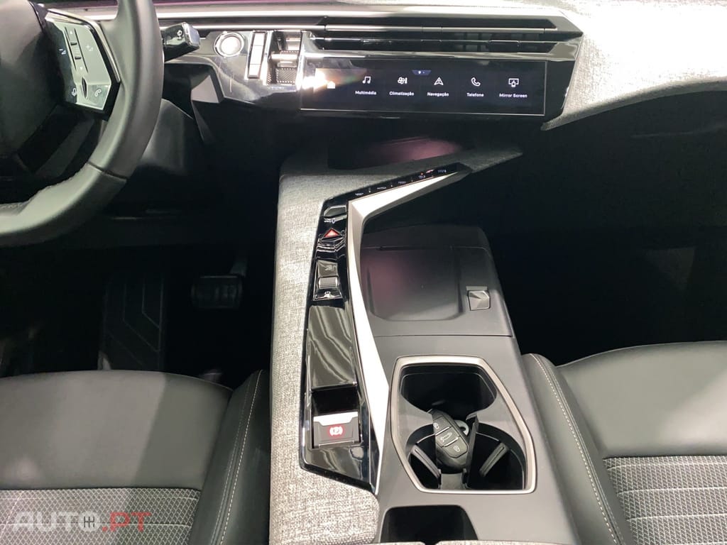 Peugeot 3008 1.2 Hybrid Allure e-DCS6