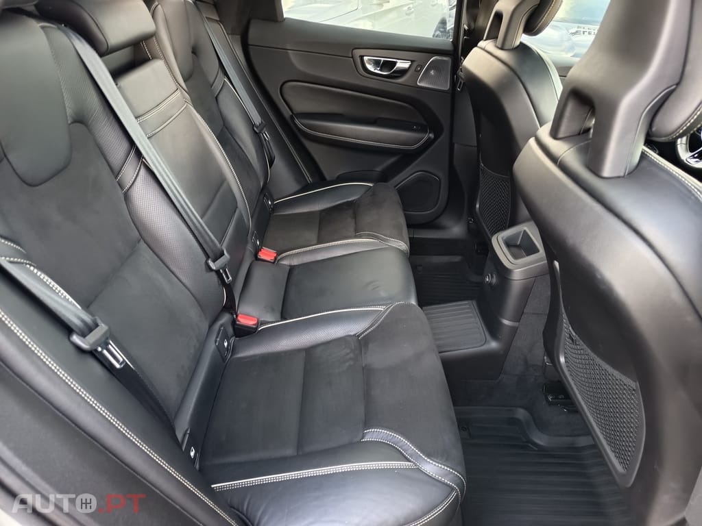 Volvo XC60 2.0 T8 PHEV R-Design AWD