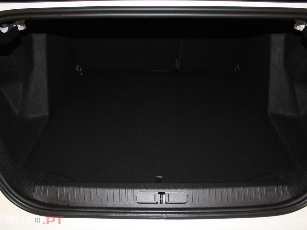 Citroen e-C4 X FEEL PACK I.V.A DEDUTÍVEL