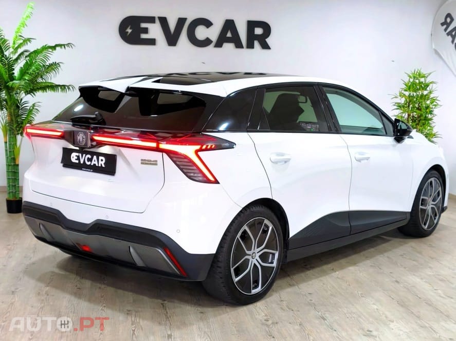 MG MG4 64 kWh Luxury