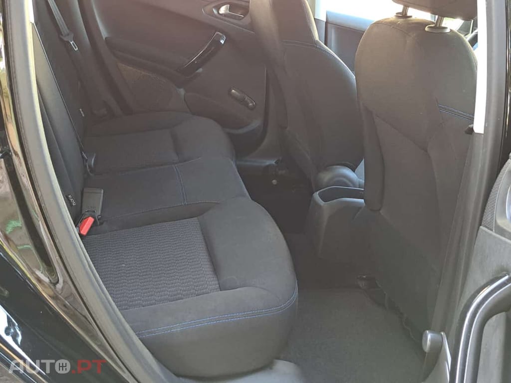Peugeot 208 1,2 Signature