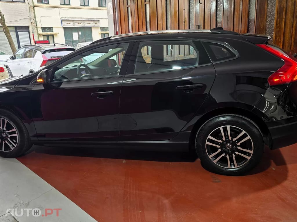 Volvo V40 Cross Country 2.0 D2 Momentum Geartronic