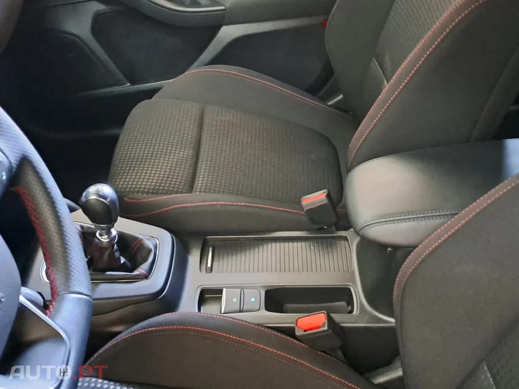 Ford Focus 1.0 EcoBoost MHEV ST-Line