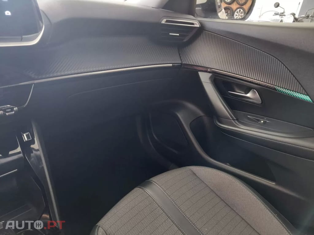 Peugeot 2008 PureTech 130 Allure Pack