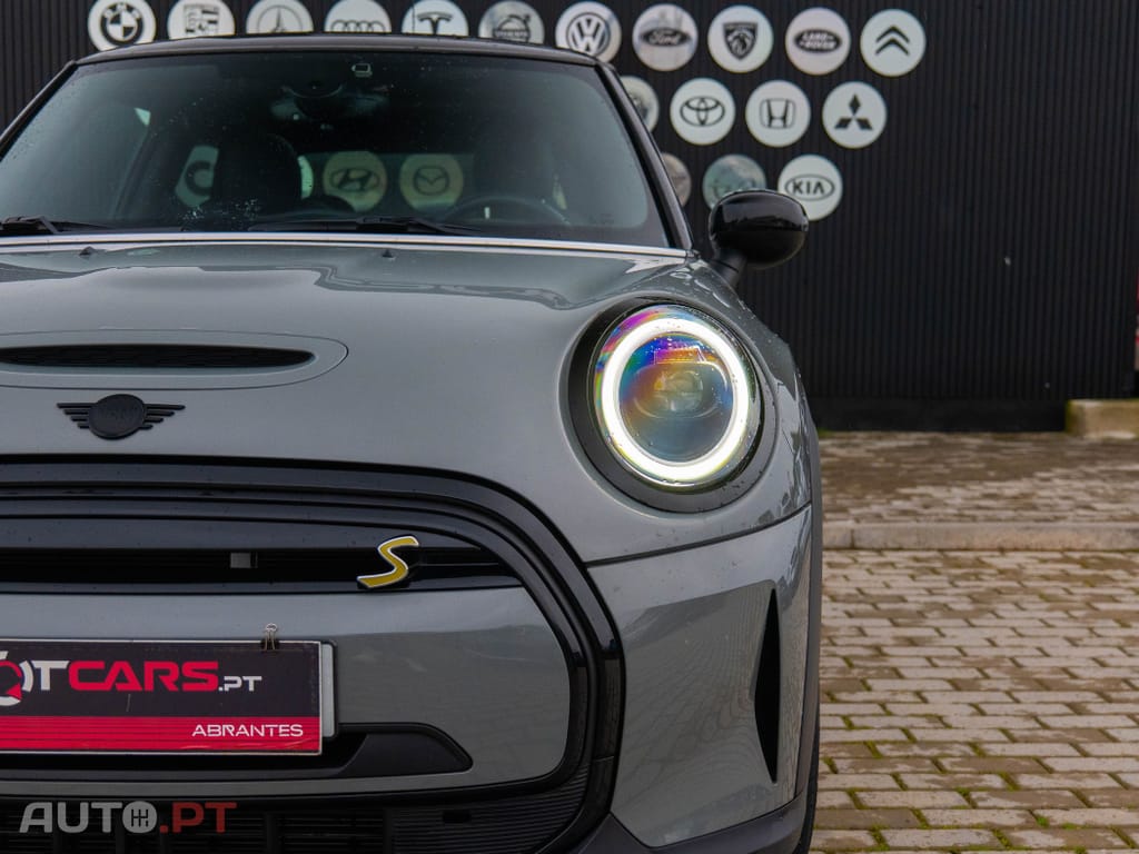 MINI Cooper Cooper SE Yours