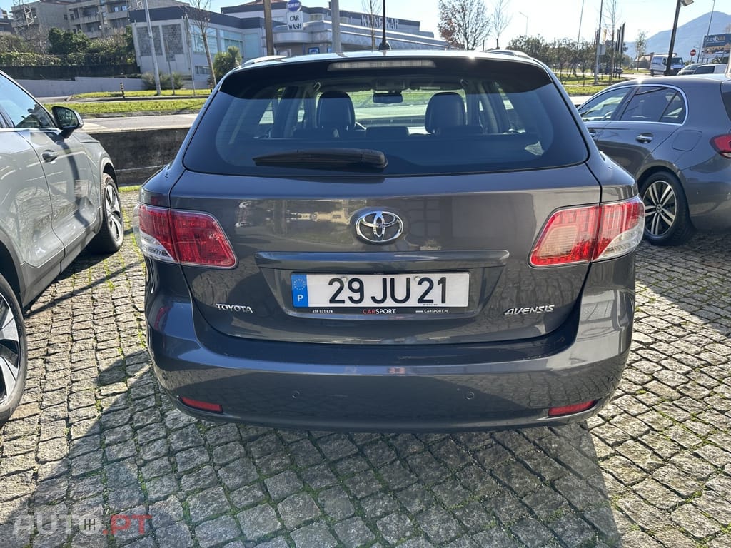 Toyota Avensis SD 2.0 D-4D Exclusive +Pele+GPS