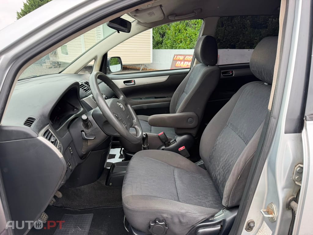 Toyota Avensis Verso 2.0 D-4D