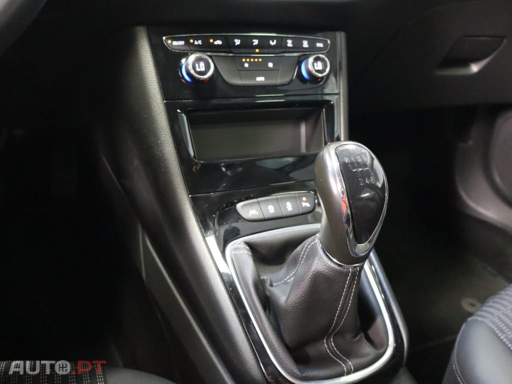 Opel Astra 1.5 Turbo  Design & Tech ST