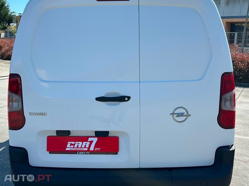 Opel Combo Outro